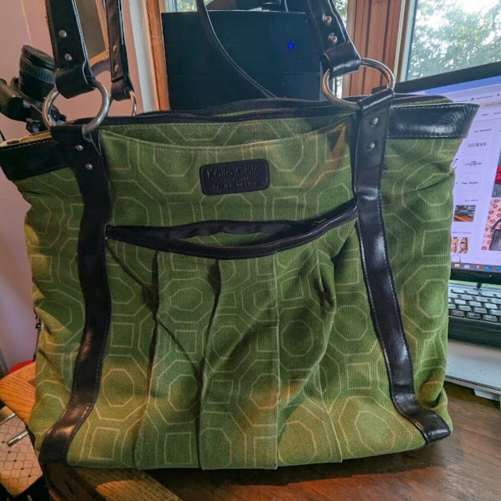 Green Kailo Chic Shoulder Bag